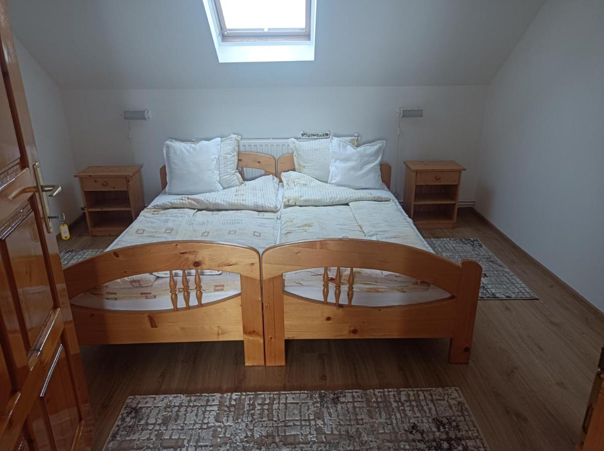 Narcisz B&B Корунд Экстерьер фото