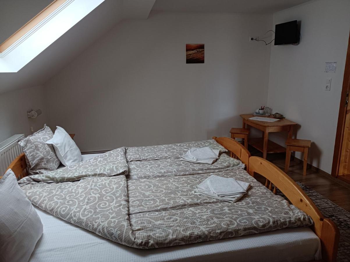 Narcisz B&B Корунд Экстерьер фото