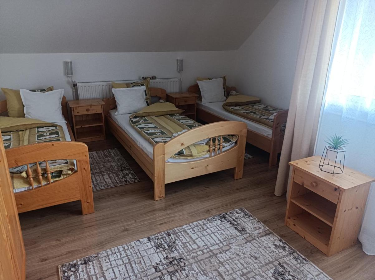 Narcisz B&B Корунд Экстерьер фото